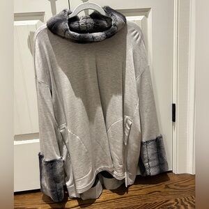 Capote Faux Fur Cowlneck Tunic